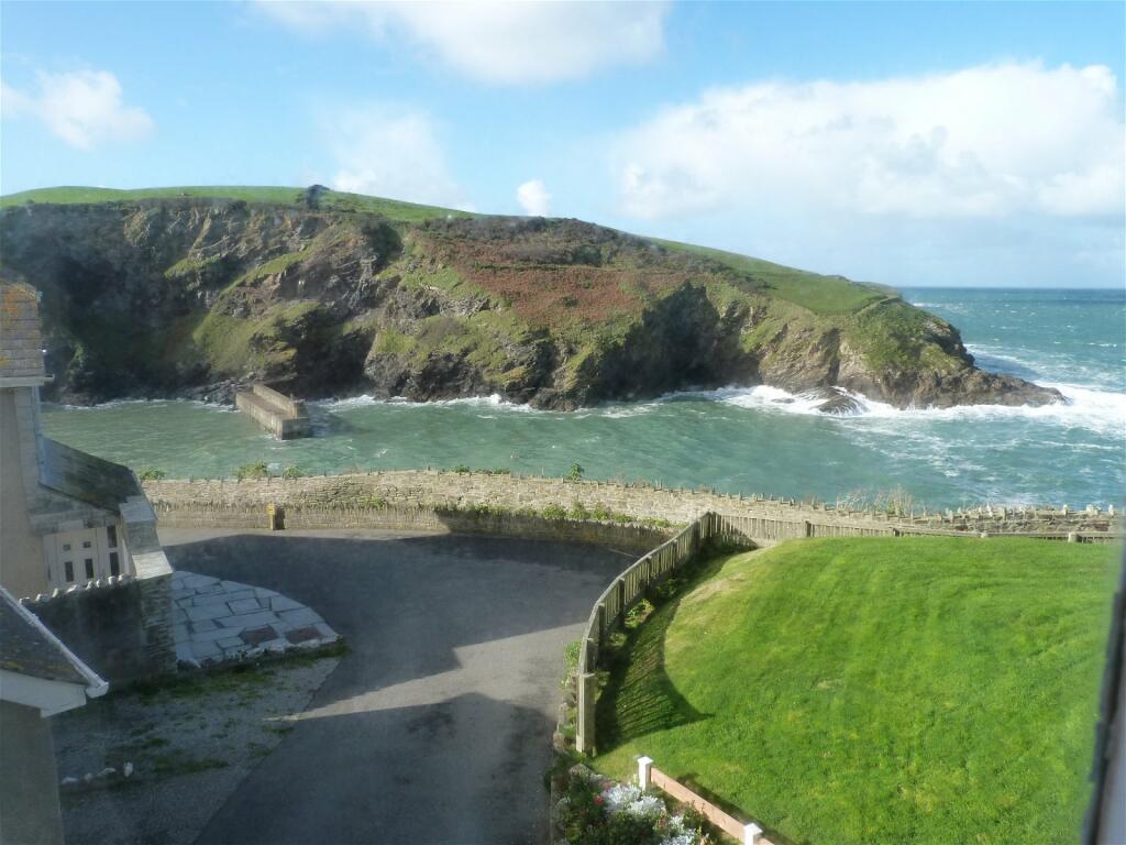 2 bedroom apartment for sale in Overcliff, Port Isaac, PL29