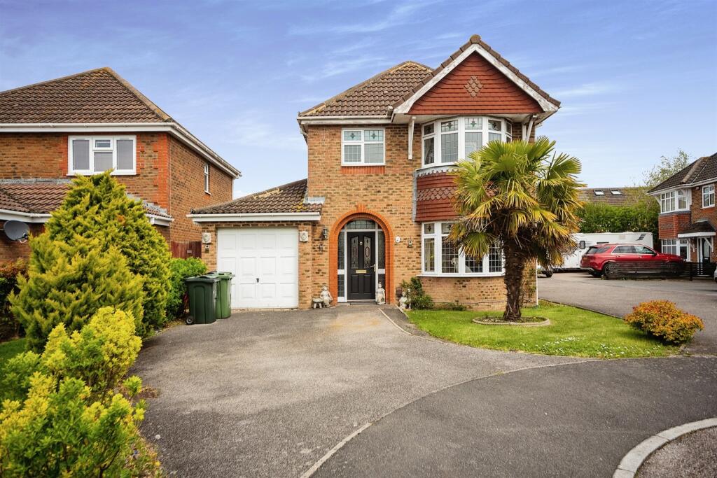 3 bedroom detached house for sale in Romulus Gardens, Kingsnorth