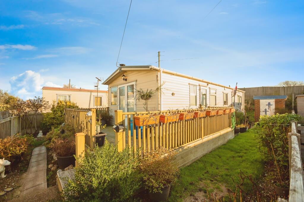2 bedroom park home for sale in Kitewell Lane, Lydd, Romney Marsh, TN29