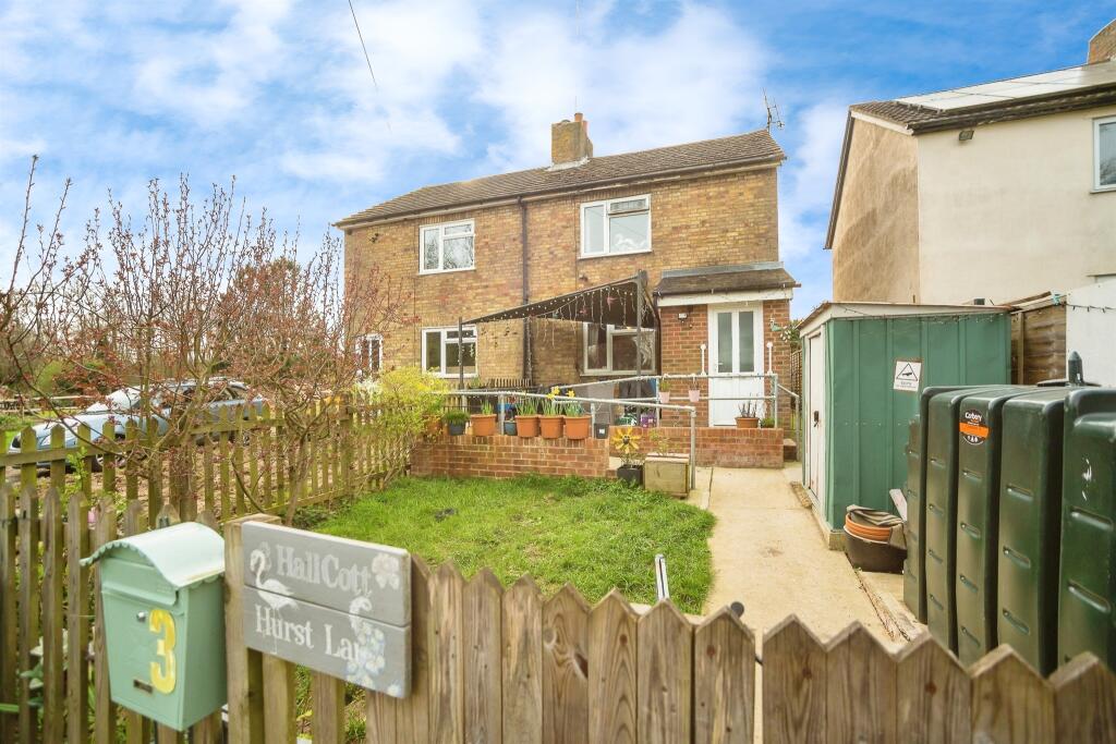 3 bedroom semidetached house for sale in Hurst Lane, Charing Heath