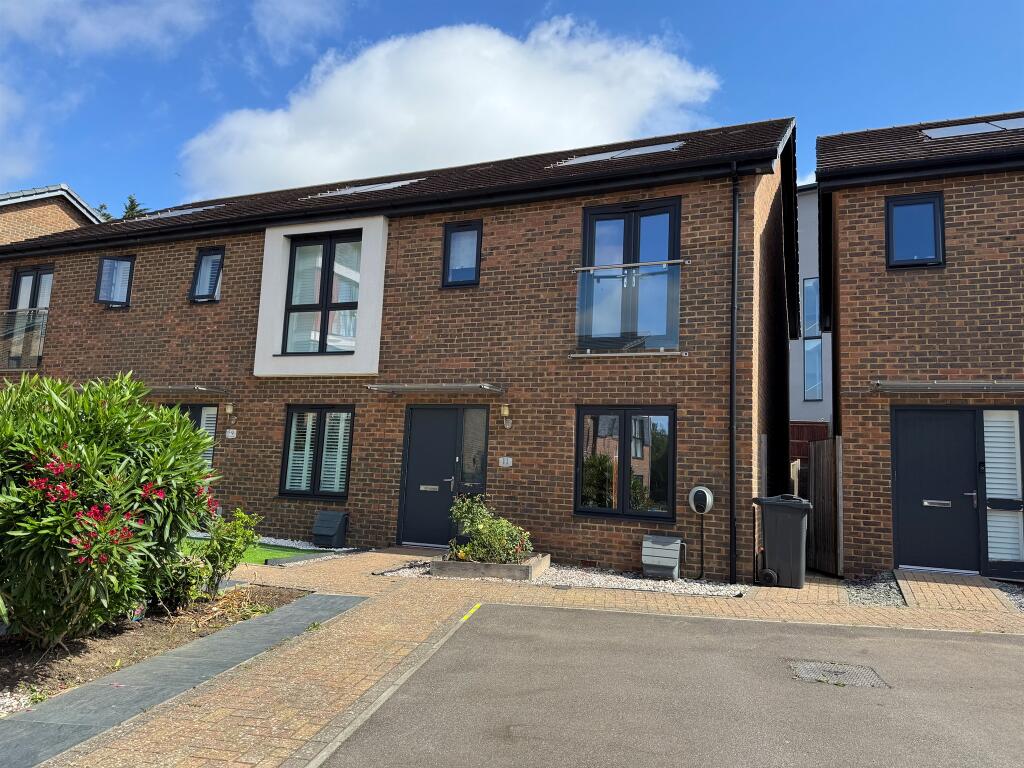 Main image of property: Hythe Crescent, Ashford