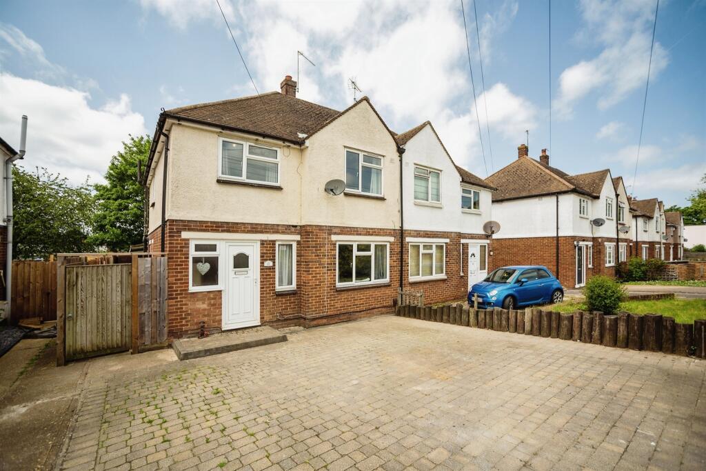 4 bedroom semi-detached house for sale in Oxford Road, Maidstone, ME15