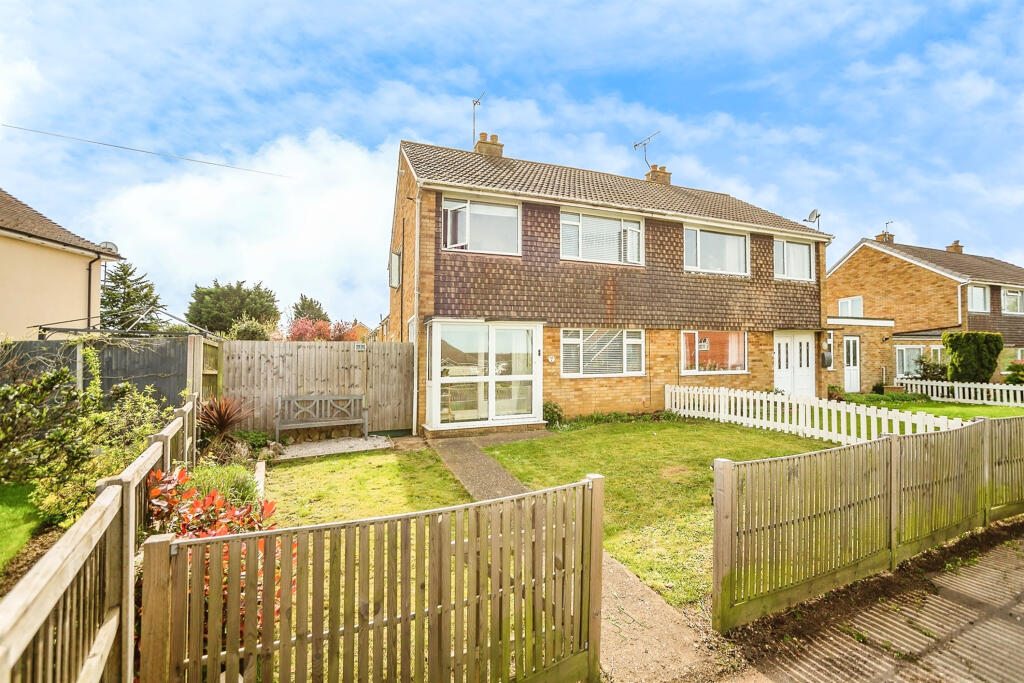 3 bedroom semidetached house for sale in Woodlands, Coxheath