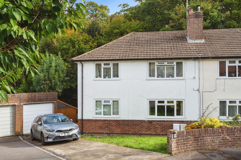 Main image of property: Pinewood Road, Tunbridge Wells