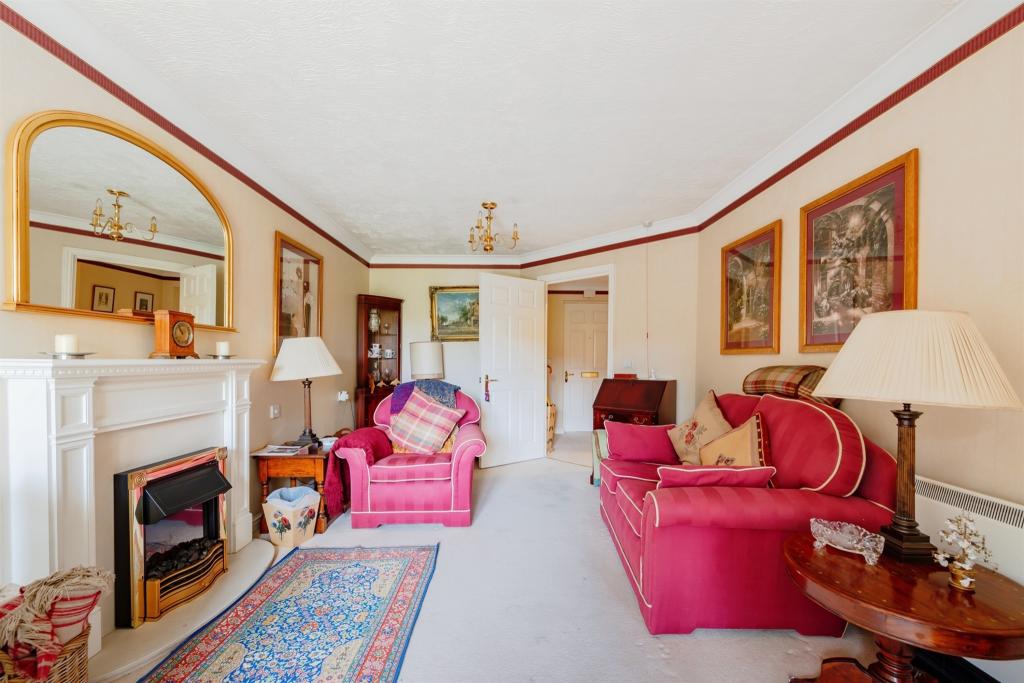 1 bedroom retirement property for sale in Fairfield Road, East Grinstead, RH19