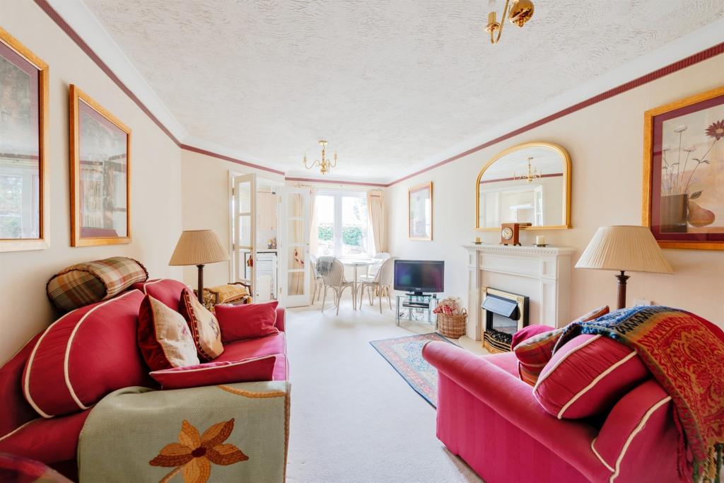 1 bedroom retirement property for sale in Fairfield Road, East Grinstead, RH19