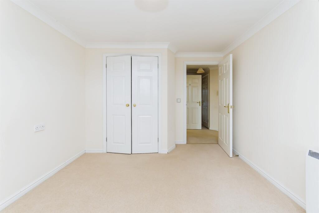 2 bedroom retirement property for sale in High Street, Edenbridge, TN8