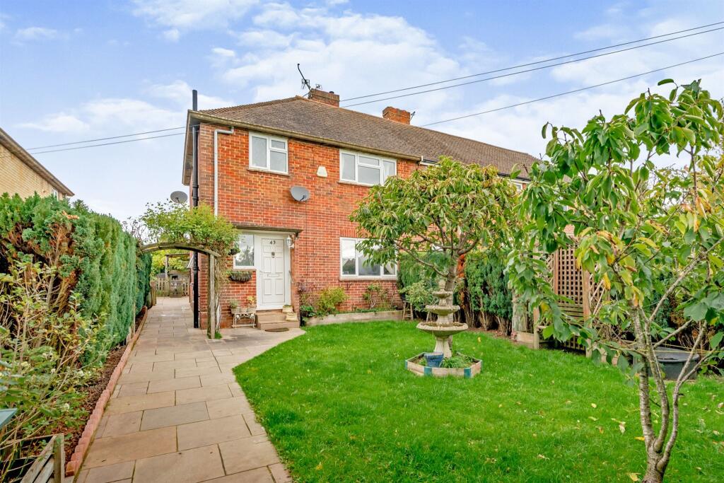 3 bedroom semidetached house for sale in Greenstede Avenue, East