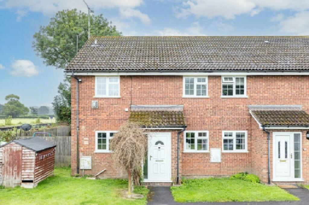 2 bedroom apartment for sale in Station Road, Lingfield, RH7