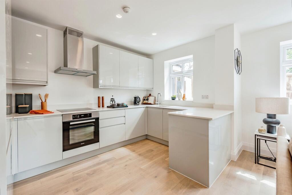 Main image of property: Oakhurst, East Grinstead