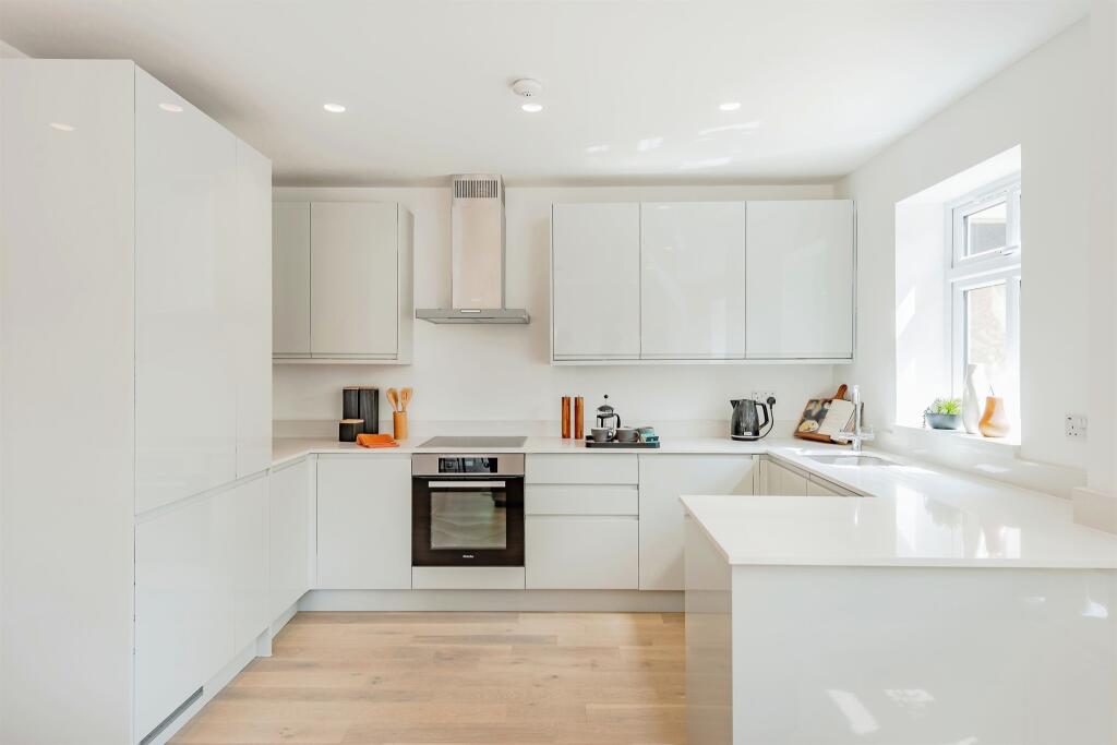 Main image of property: Oakhurst, East Grinstead