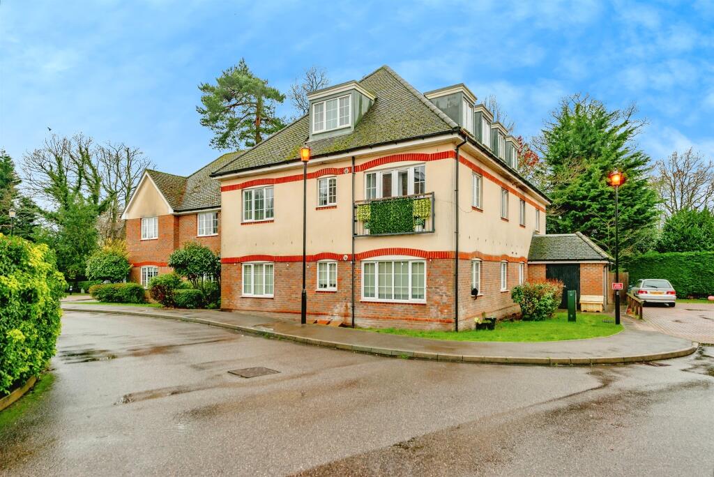 Main image of property: Birch Grove, Felbridge, East Grinstead