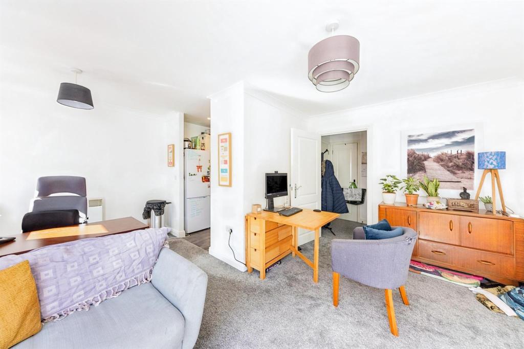 2 bedroom flat for sale in Tannery Way North, Canterbury, CT1