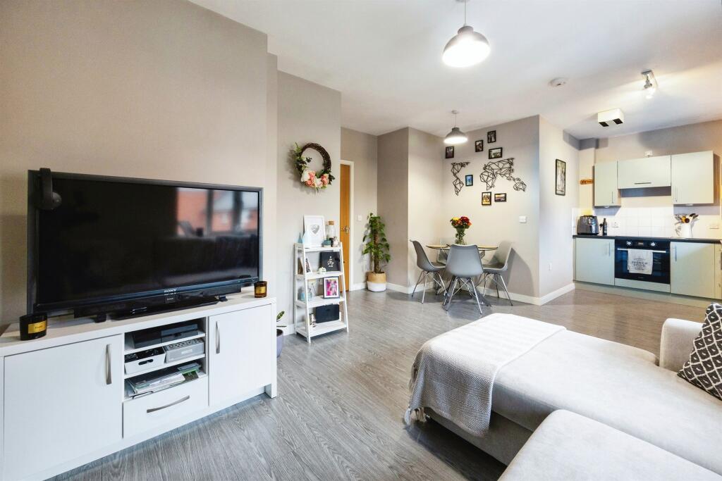 Additional property image - Westwood Drive, CANTERBURY