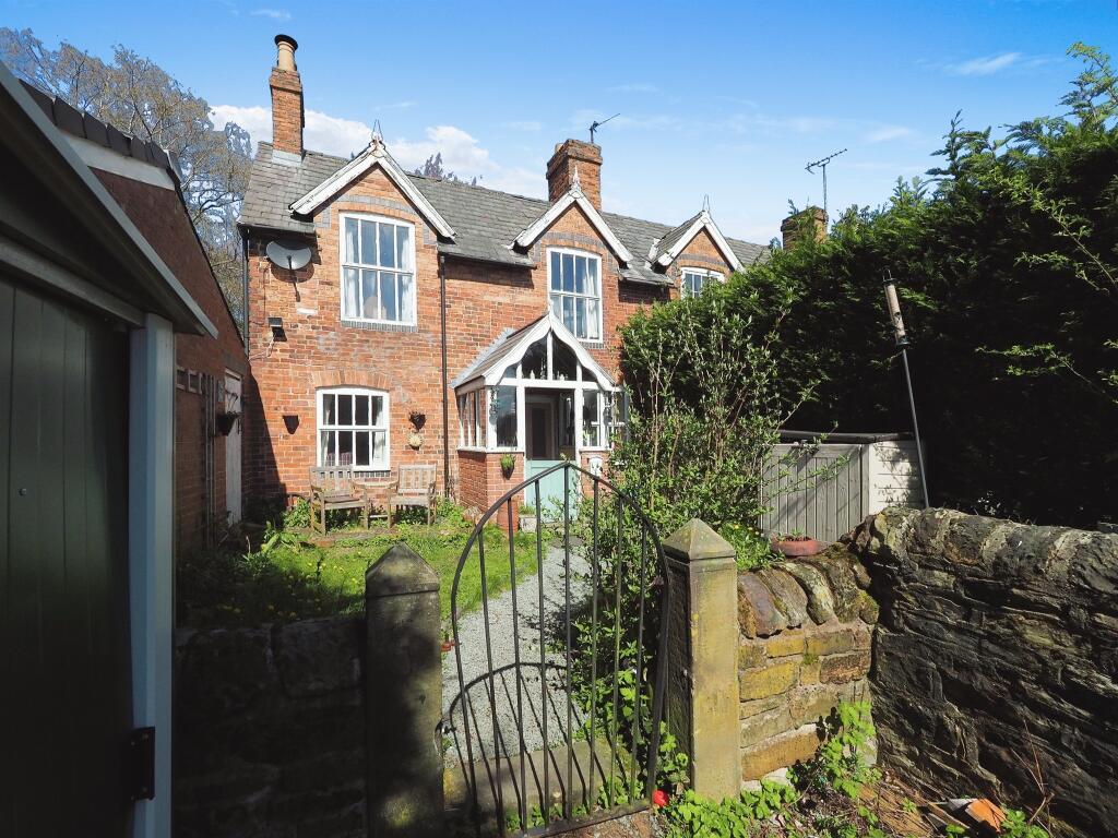 2 bedroom character property for sale in Bullock Lane, Riddings