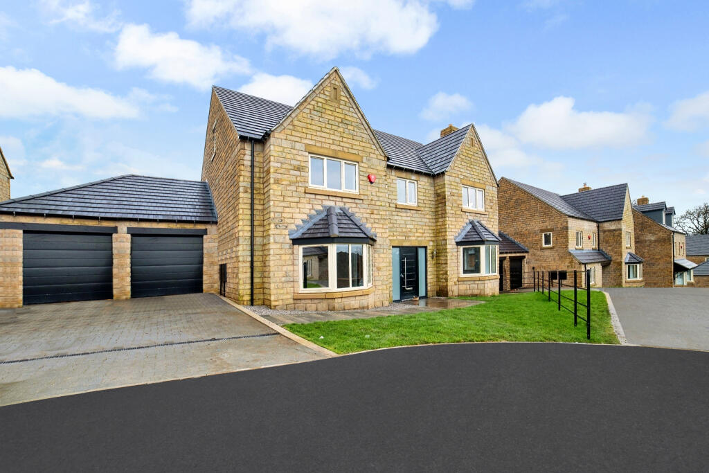 5 bedroom detached house for sale in Willow House Owen Close, Swanwick