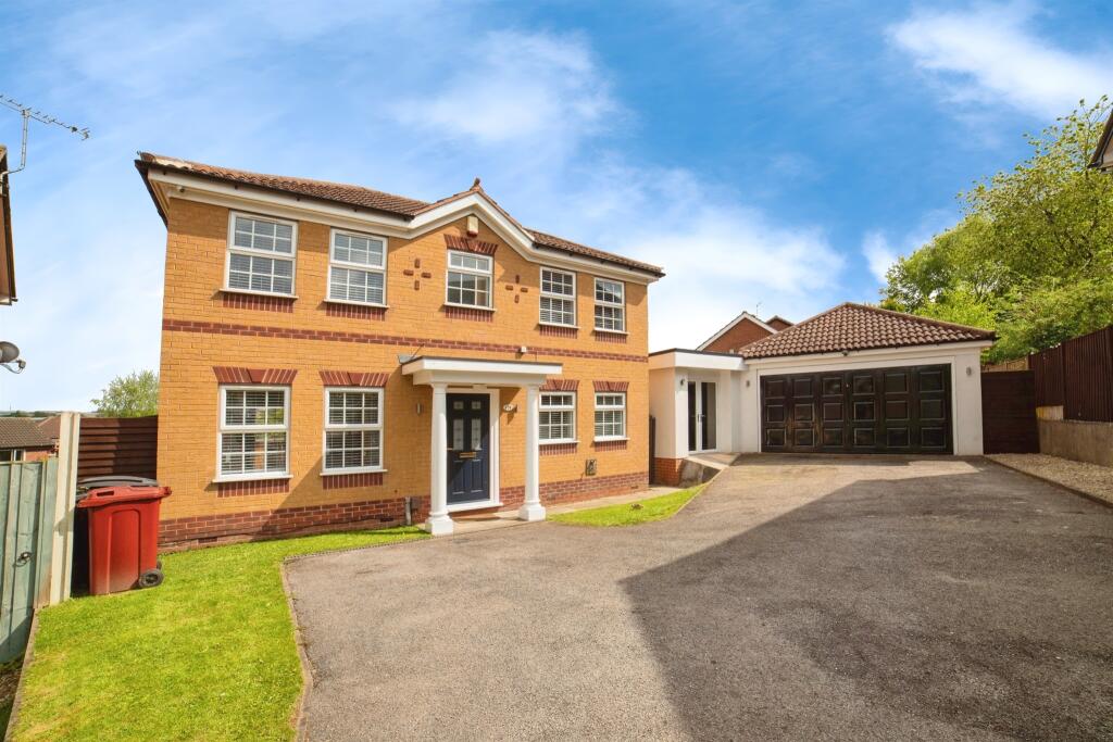 4 bedroom detached house for sale in Sough Road, South Normanton