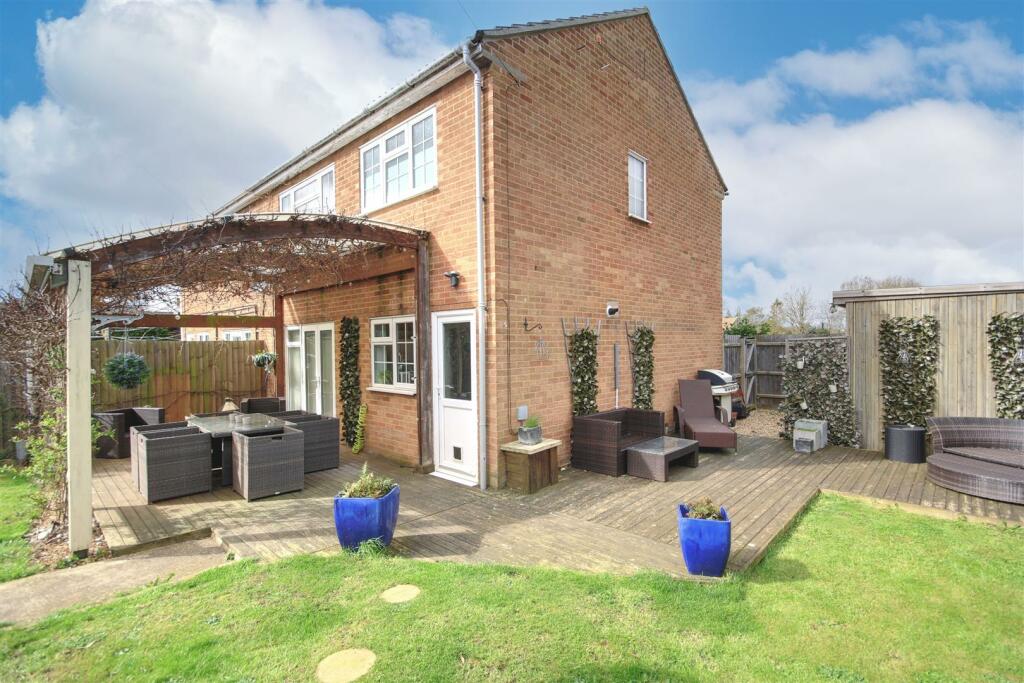 3 bedroom semidetached house for sale in Drury Lane, Colne, PE28