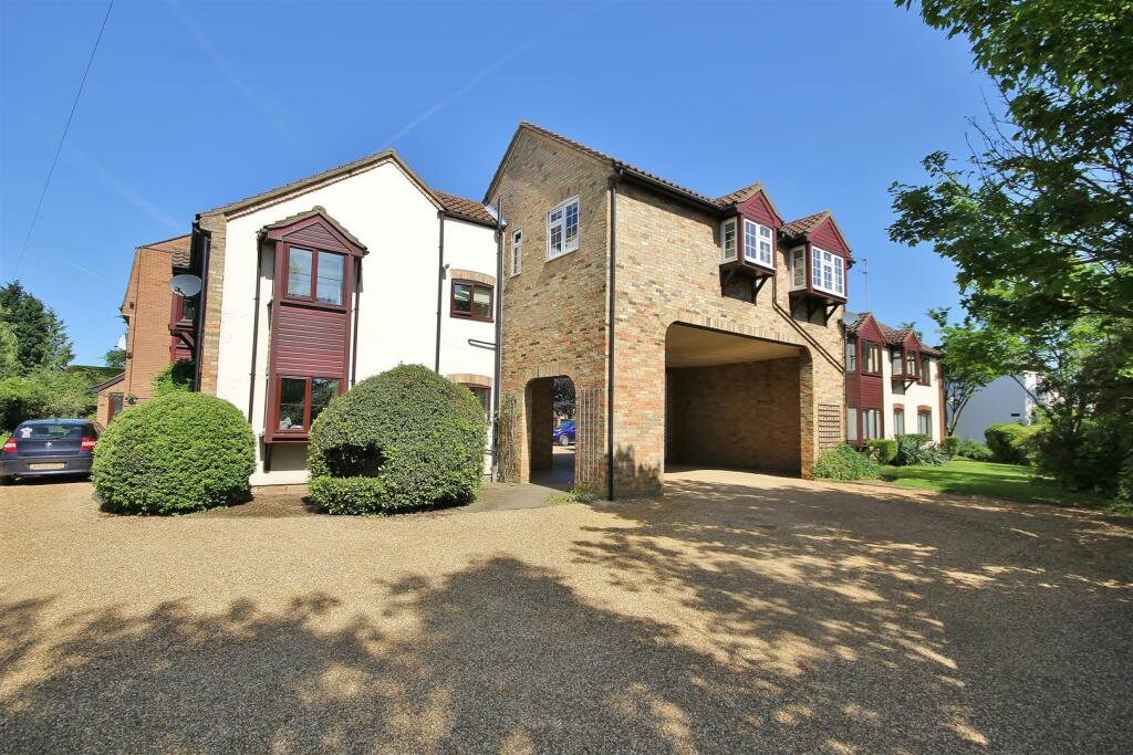 Studio apartment for rent in Darwood Court, St. Ives, PE27