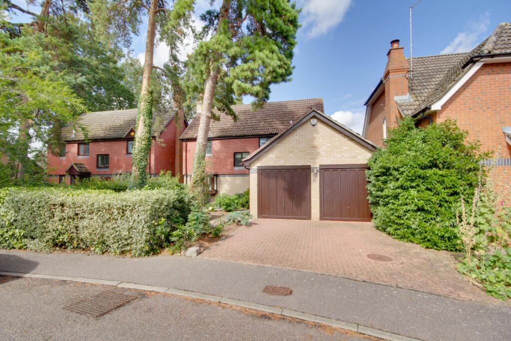 Main image of property: Manor Close, Brampton, Cambridgeshire, PE28