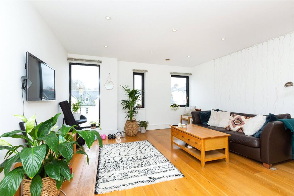 Main image of property: Follis House, 1D Orleston Road, London, N7