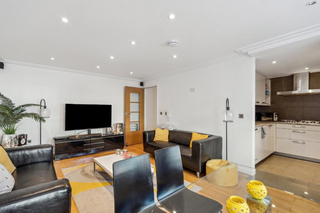 Main image of property: London Road, Isleworth, TW7