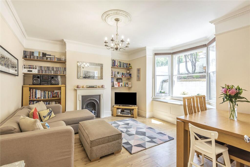 2 bedroom apartment for rent in East Hill, London, SW18