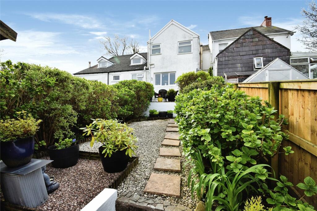 3 bedroom terraced house for sale in William Terrace, Gowerton