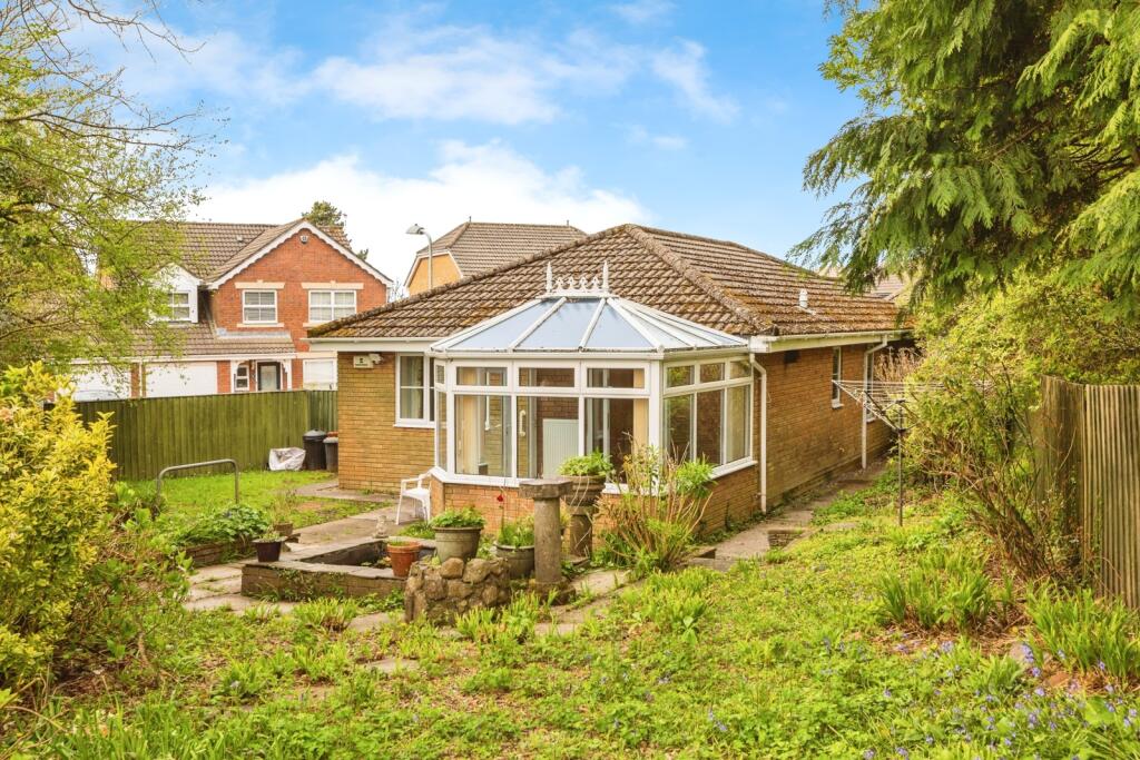 Main image of property: Maes-y-Celyn, Three Crosses, Swansea, SA4