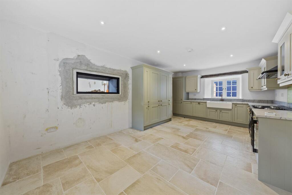 4 bedroom detached house for sale in High Street, Irchester., NN29