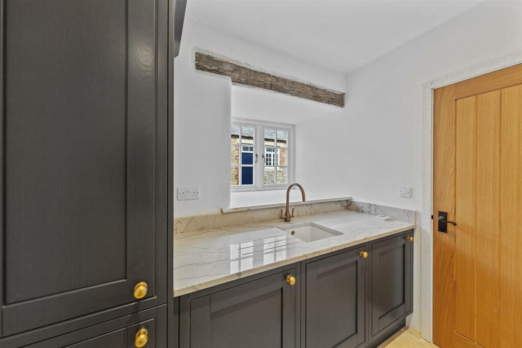 4 bedroom detached house for sale in High Street, Irchester., NN29