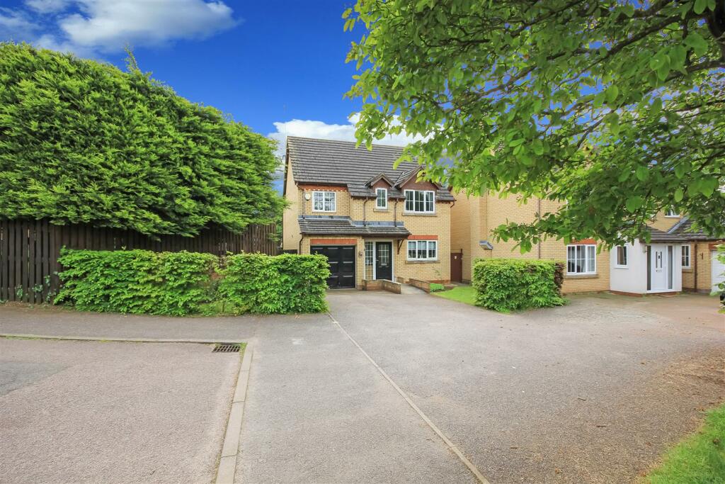 4 bedroom detached house for sale in Fitzwilliam Leys, Higham Ferrers