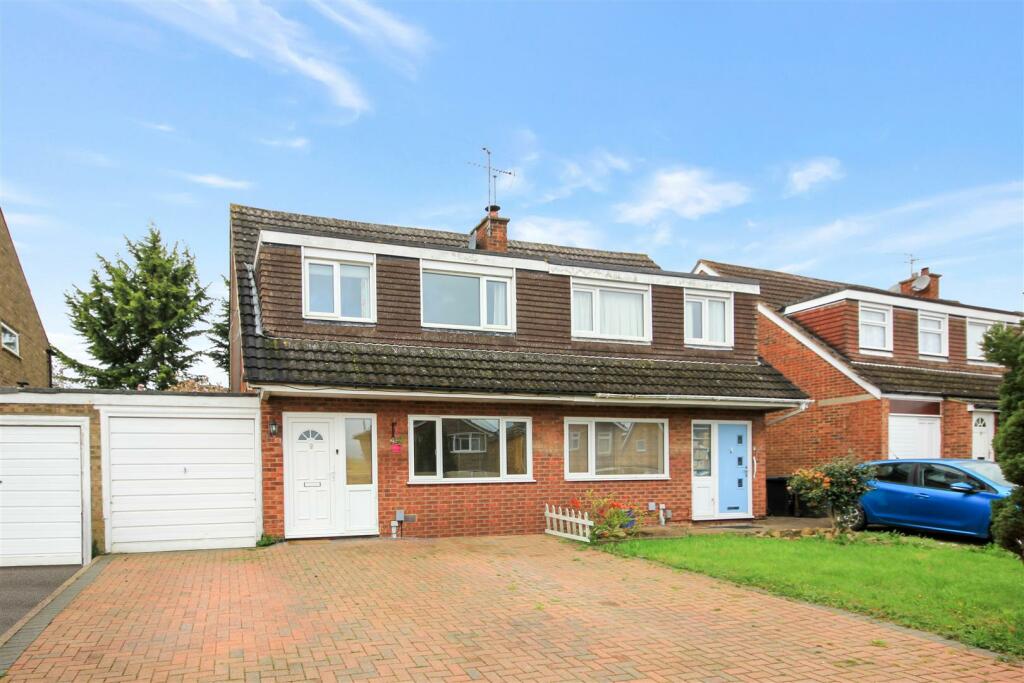 3 bedroom semidetached house for sale in Balham Close, Rushden, NN10