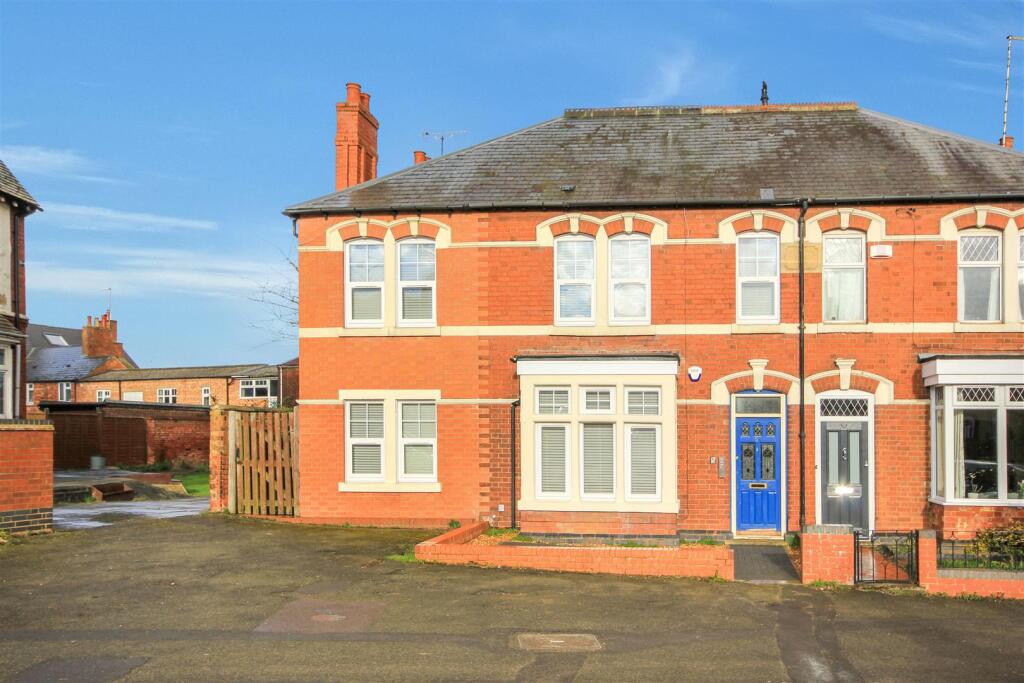 Main image of property: Wellingborough Road, Rushden