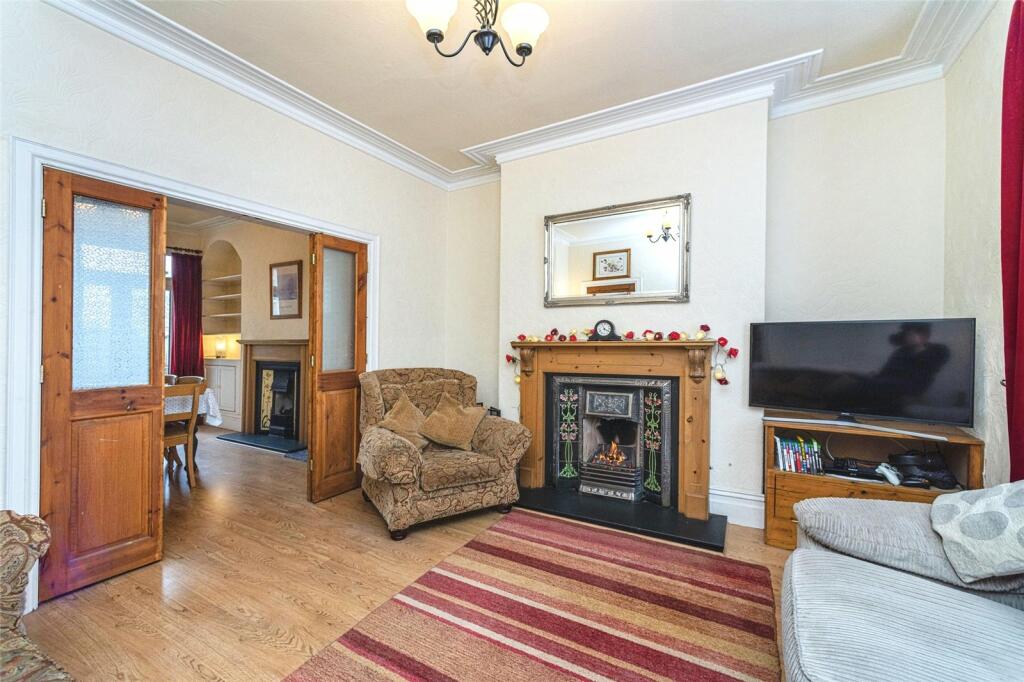 4 bedroom terraced house for sale in Parc Wern Road, Sketty, Swansea, SA2