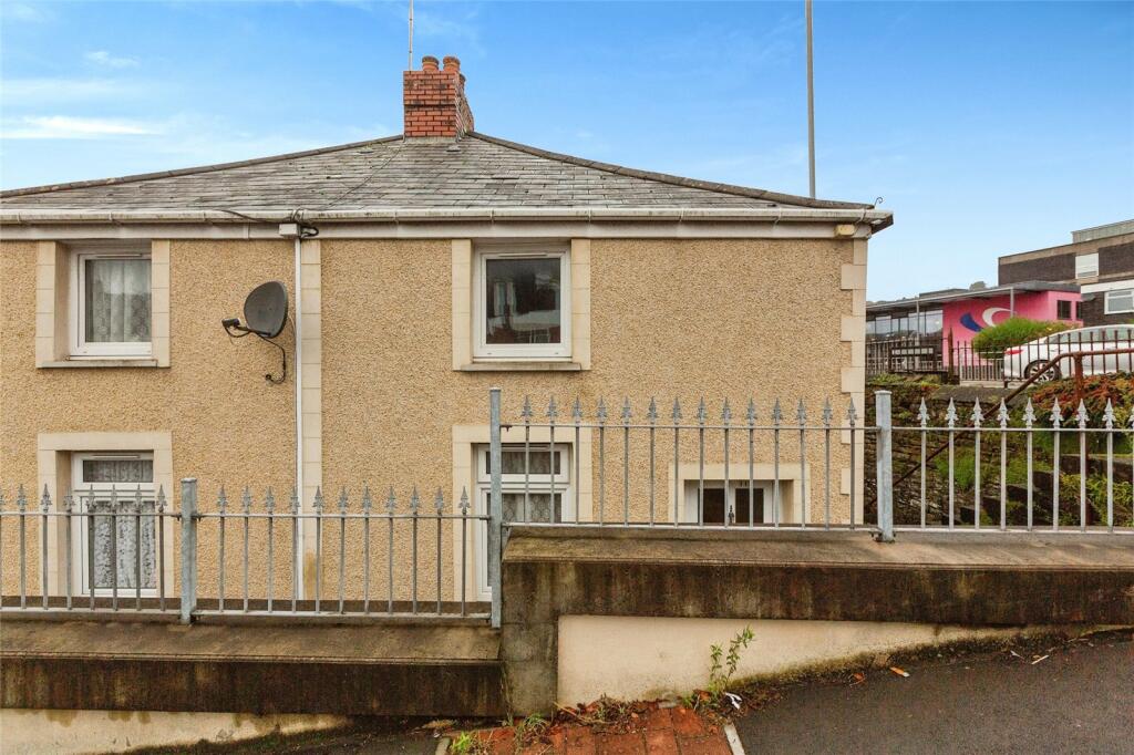 2 bedroom semi-detached house for sale in Vivian Road, Sketty, Swansea, SA2
