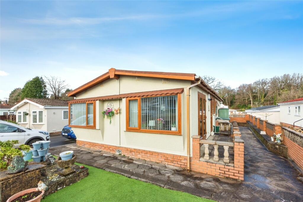 2 bedroom mobile home for sale in Elm Close, Woodlands Park, Waunarlwydd, Swansea, SA5