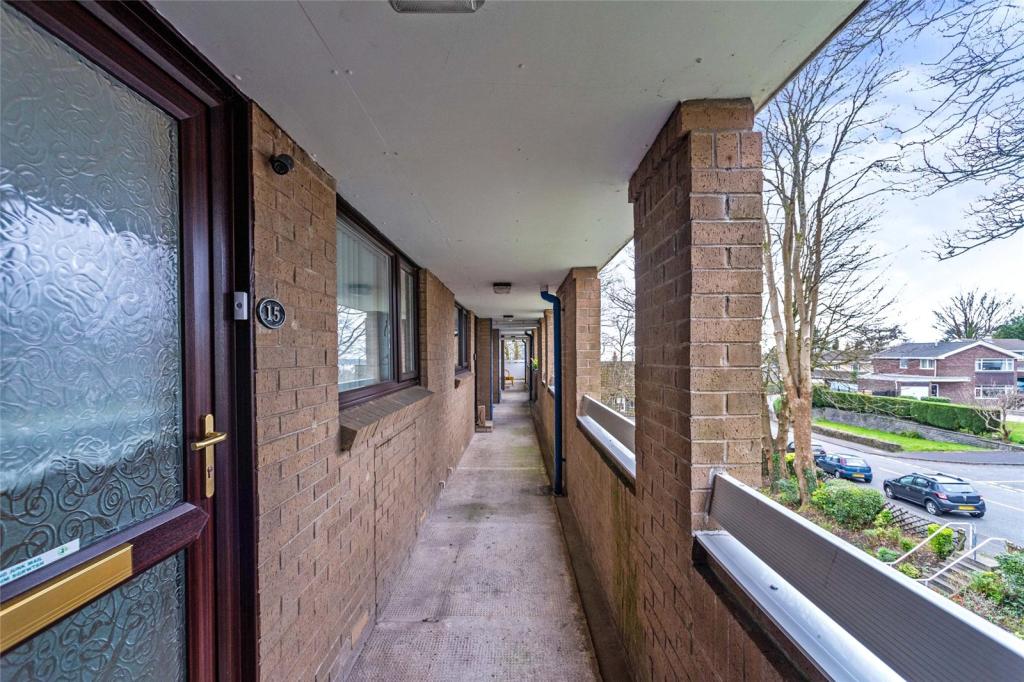 2 bedroom flat for sale in Runnymede, Sketty, Abertawe, Runnymede, SA2