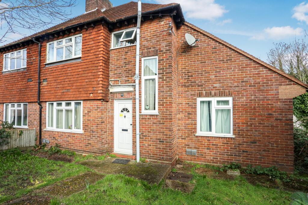 5 bedroom semi-detached house for sale in Woodbridge Hill, Guildford, GU2