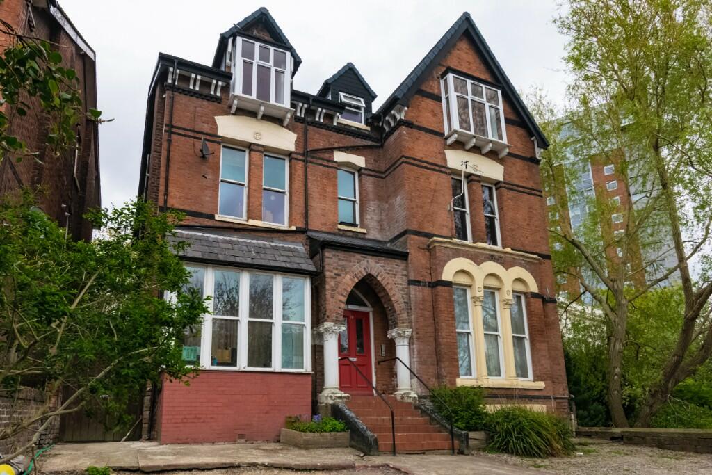 2 bedroom duplex for rent in Croxteth Road, Liverpool, Merseyside, L8