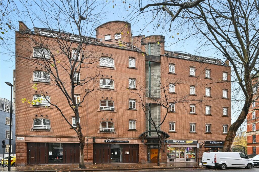 2 bedroom apartment for sale in Rosebery Court, Rosebery Avenue, EC1R