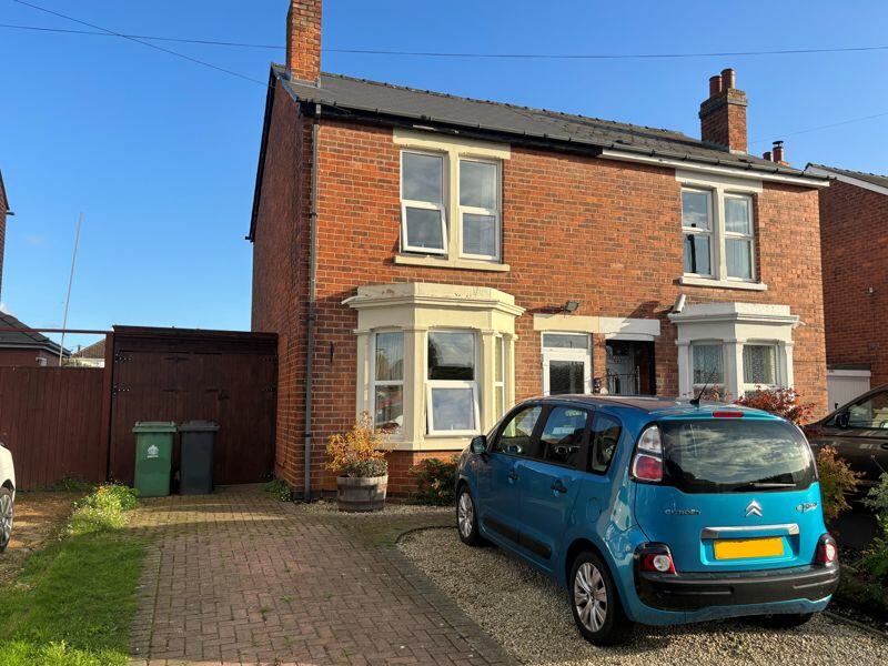 3 bedroom semidetached house for sale in Elmbridge Road, Longlevens