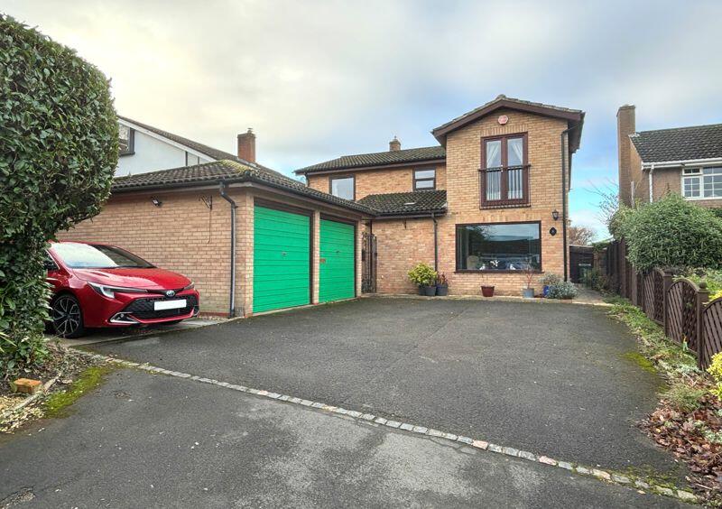 4 bedroom detached house for sale in Sorrel Close, Gloucester, GL4