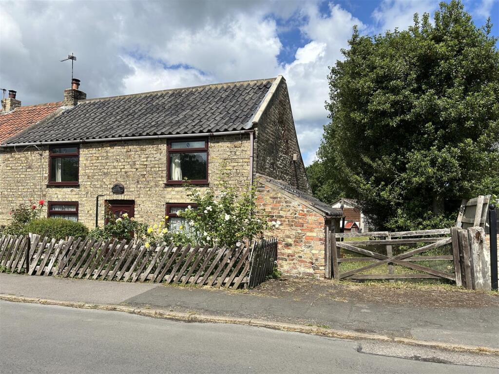 Main image of property: Main Street, Broomfleet, Brough