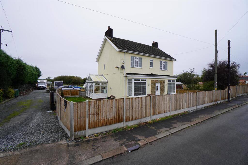 Main image of property: Hull Road, Eastrington, Goole