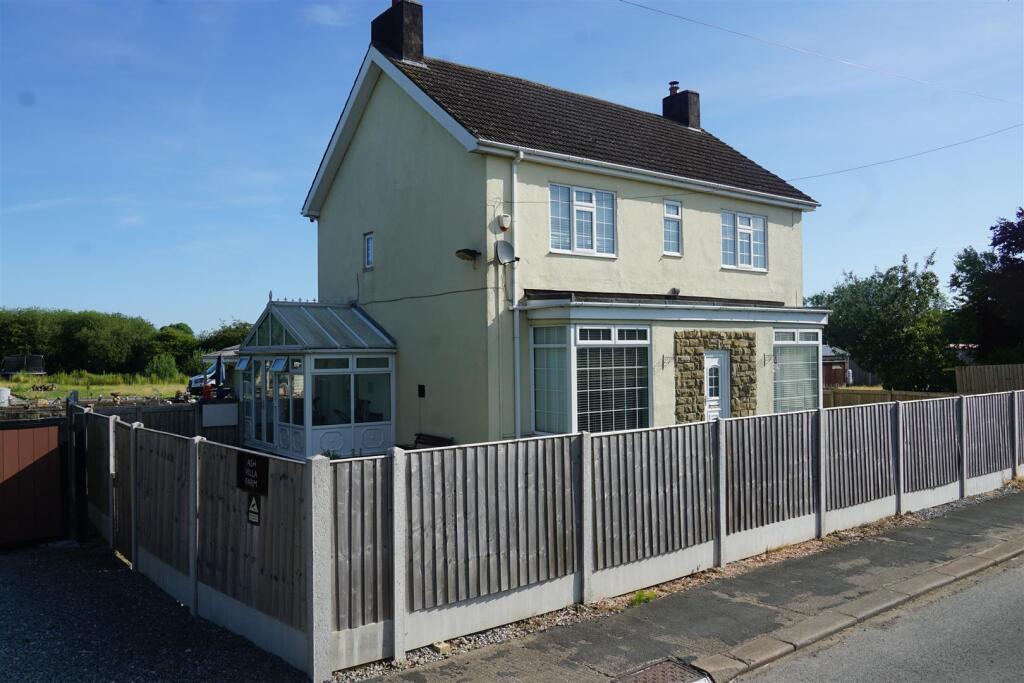 Main image of property: Hull Road, Eastrington, Goole