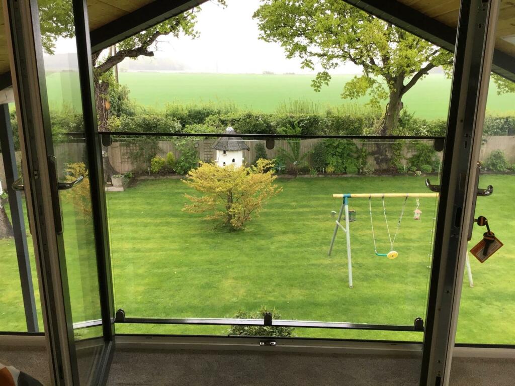 4 bedroom detached house for sale in Camela Lane, Camblesforth, YO8