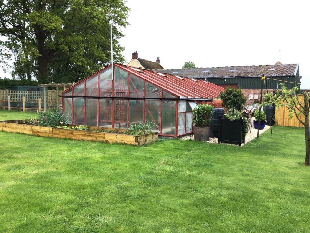 4 bedroom detached house for sale in Camela Lane, Camblesforth, YO8