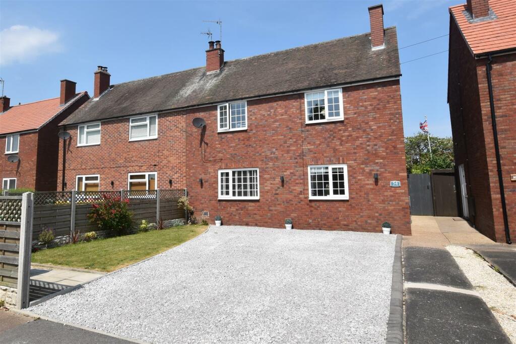 3 bedroom semidetached house for sale in Western Road, Goole, DN14