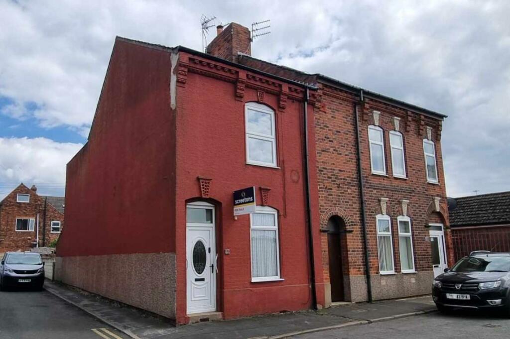 2 bedroom semidetached house for sale in Carter Street, Goole, DN14